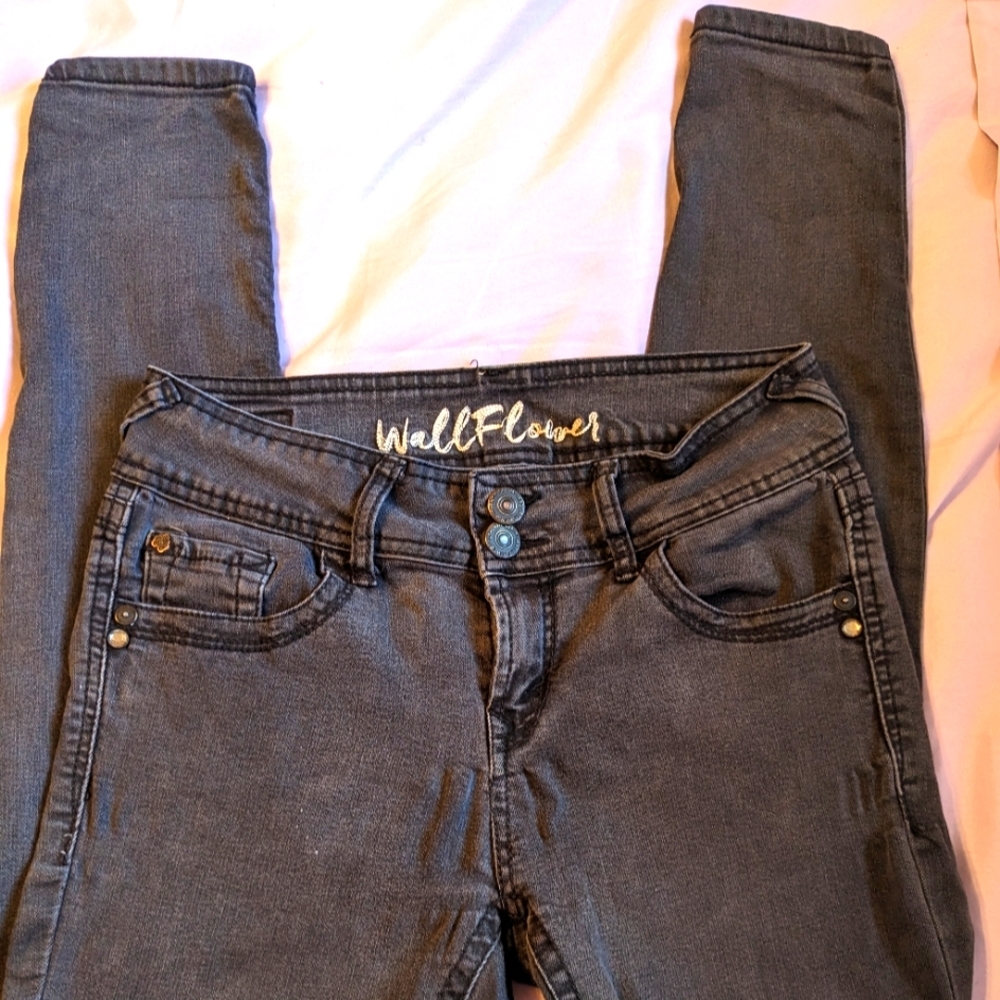 Wallflower skinny jeans Sz 3